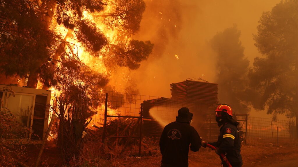 Türkiye’den Yunanistan’a yangınla mücadele desteği