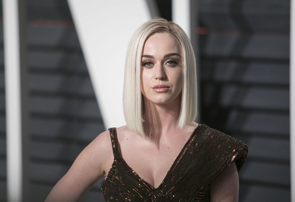 Ünlü şarkıcı Katy Perry’e soruşturma şoku… İzinsiz çekim yaptı