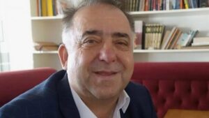 Yeşilçam’dan bir acı haber daha! Hababam Sınıfı’nın Bacaksız’ı Tuncay Akça hayatını kaybetti! Tuncay Akça kimdir, neden öldü ve hangi yapımlar rol aldı?