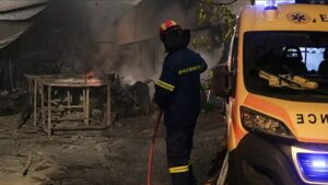 Yunanistan’da yangın kabusu, bir kişi yaşamını yitirdi