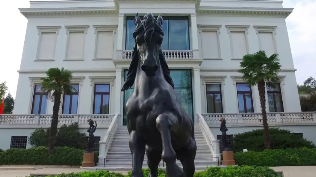 Sabancı Atlı Köşk’ün hissesini bakın kim aldı!