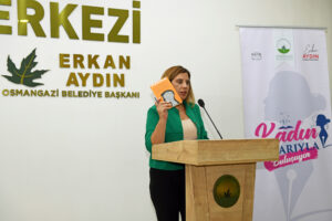 Kadın Yazarıyla Buluşuyor projesinde ikinci kitap dağıtıldı