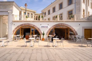 Espressolab’dan tarihi binaya şube… Kim bu gizemli ortak