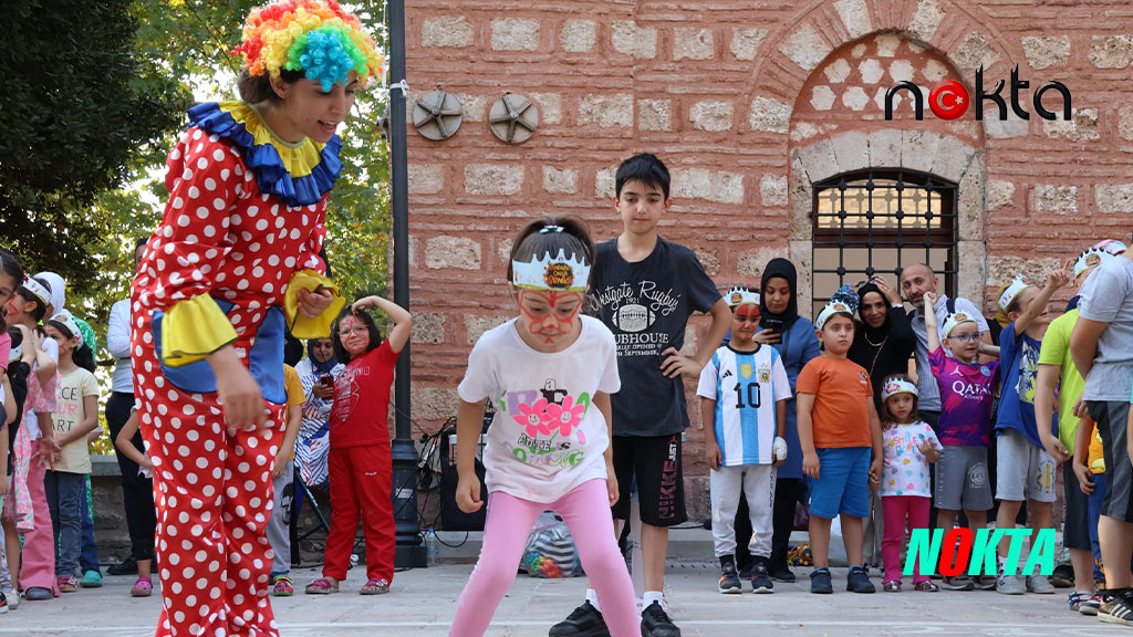 15 bin çocuk sokak oyunlarında buluştu