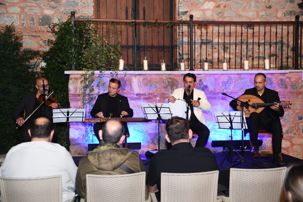 Kürdîlihicazkâr meydan faslı konserine büyük ilgi