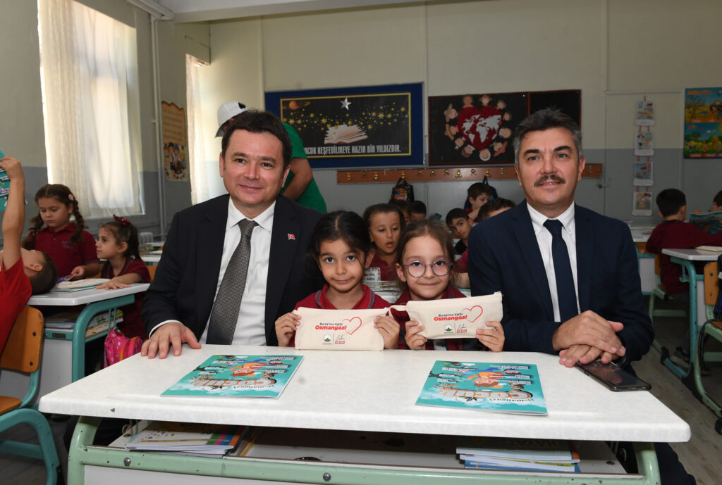 Başkan Aydın öğrencilerin ilk ders heyecanını paylaştı