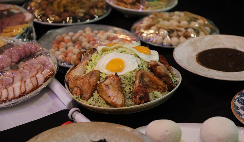 AKP şatafattan ödün vermiyor!