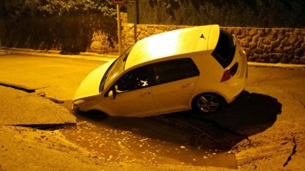 Bodrum’da yine isale hattı patladı