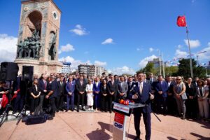 CHP’nin 101. kuruluş yıldönümü İstanbul’da da kutlandı