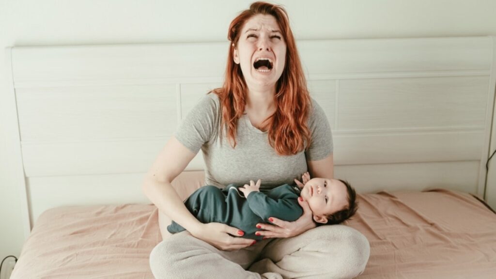 Doğum sonrası hüznü nedir? Kimler etkilenir, nasıl tedavi edilir?