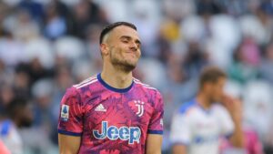 Fenerbahçe ve Juventus, Galatasaray’ın da istediği Filip Kostic transferi için masada
