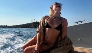 Florence Pugh, Bodrum tatilinde dağıttı