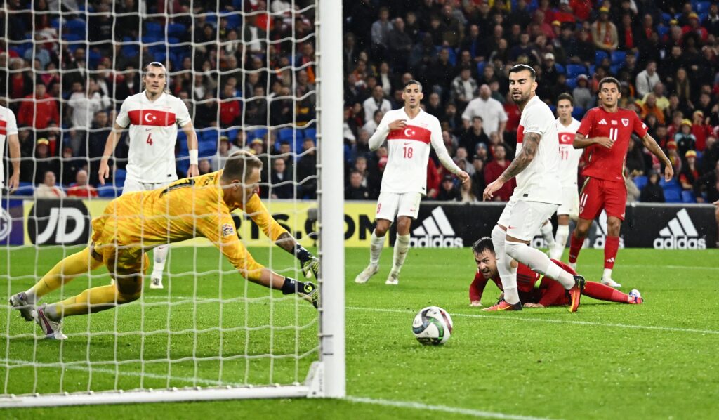 Galler Türkiye maçında gol yok kırmızı kart var