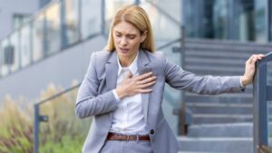 Göğüs ağrısı yaşayanlar dikkat! Ciddi sonuçları olabilir…