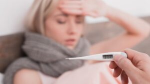 Hastalık mevsiminin popüler sorusu: Grip misin yoksa nezle misin?