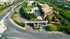 İBB, Başakşehir’deki arazisini geri aldı… İmamoğlu tepki gösterdi: Yağma, peşkeş, çökme