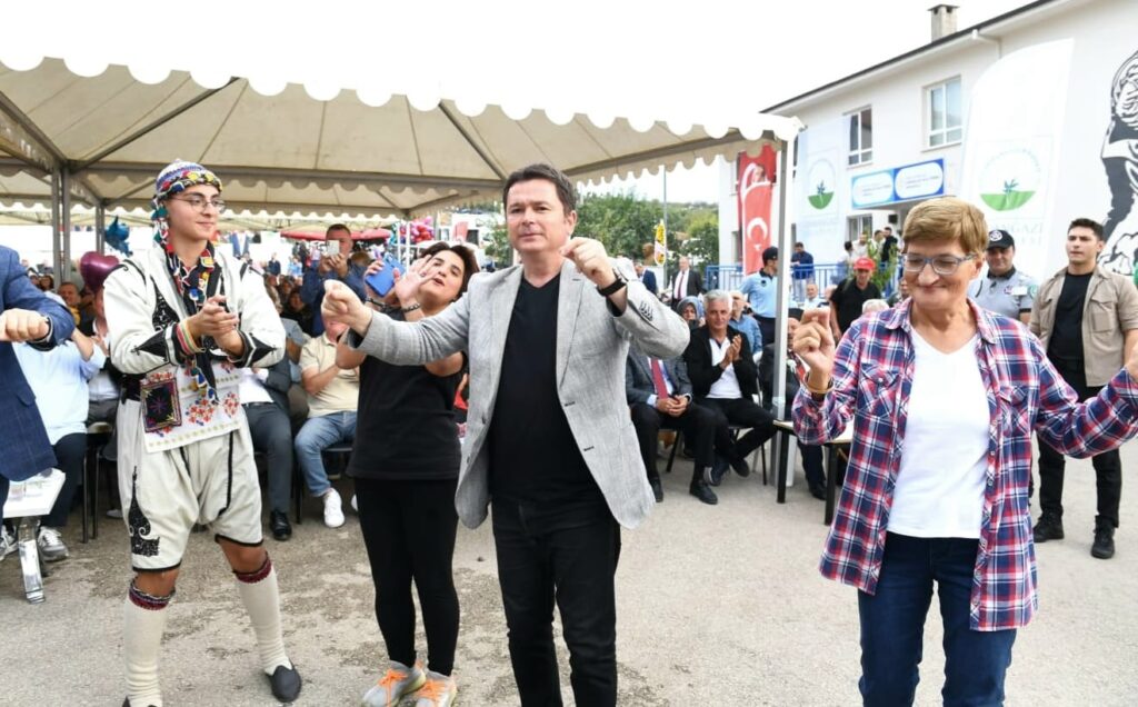 Osmangazi’de üzüm şenliği büyük ilgi gördü