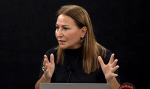 Karar yazarı Elif Çakır’a ‘yanlışlıkla’ gözaltı