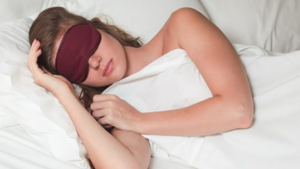 Kilo vermek için göz maskesi takmak gerçekten işe yarıyor mu?