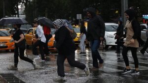 Meteoroloji tarih verip uyardı! Gök gürültülü kuvvetli yağış geliyor