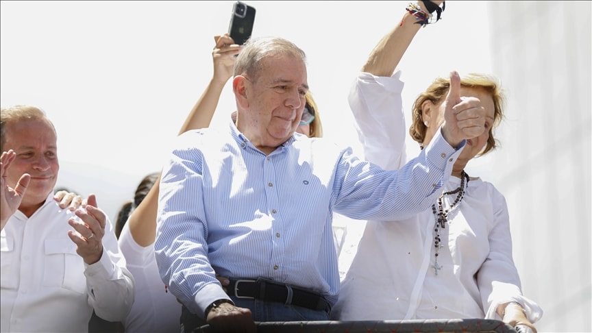 Muhalefet lideri İspanya’dan sığınma istedi