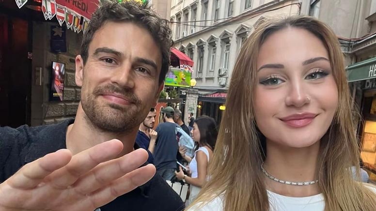 Theo James İstanbul’da