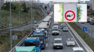 Yeni trafik levhası yürürlüğe girdi! İşte anlamı