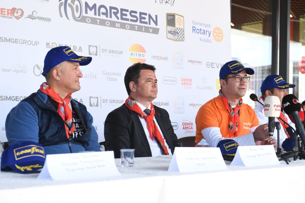 12. Klasik Otomobil Turu Osmangazi Meydanı’ndan start aldı