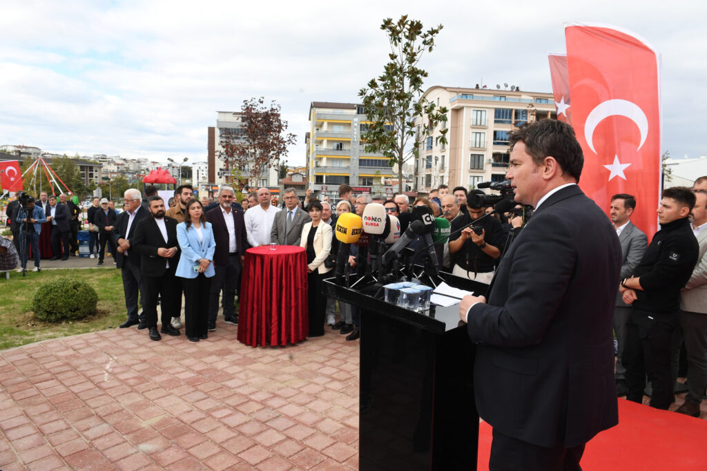Bursa Osmangazi İsmet Paşa Parkı hizmete açıldı