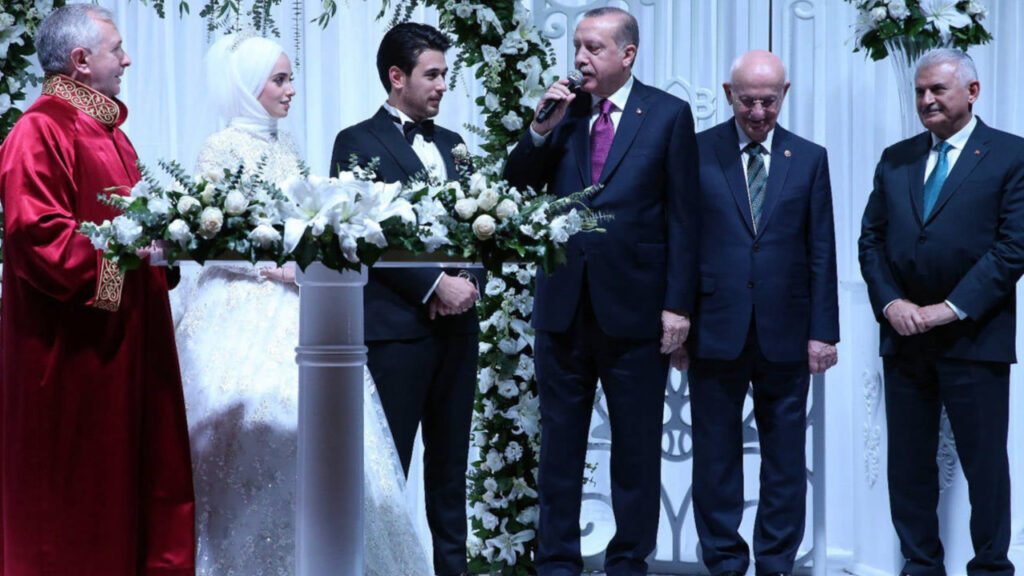 AKP’li Nurettin Canikli’nin oğlu, Cumhurbaşkanlığı’nda daire başkanı oldu