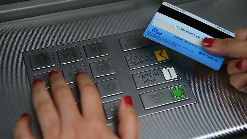 ATM’lerde açık bulup paraları çektiler: Dev banka müşterilerine dava açıyor