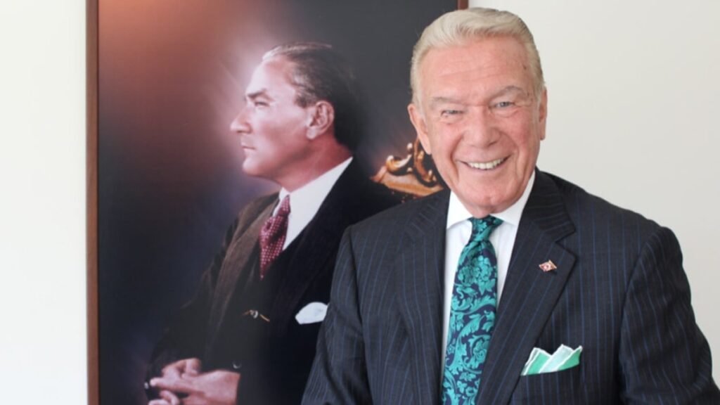 Bebeklerin sol kulağına ezan sağ kulağına sela okumuşlar!