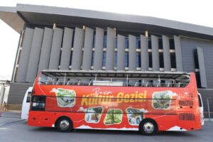 Başkan Aydın, Fetih Müzesi’ni gezen Osmangazili kadınlar ile bir araya geldi