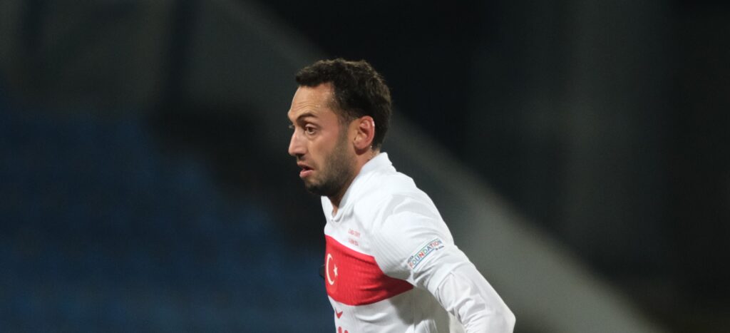 Hakan Çalhanoğlu’nun penaltı vuruşunda büyük şanssızlık