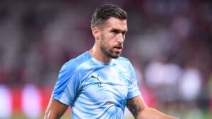 Hollandalı yıldız isim futbolu bıraktığını açıkladı