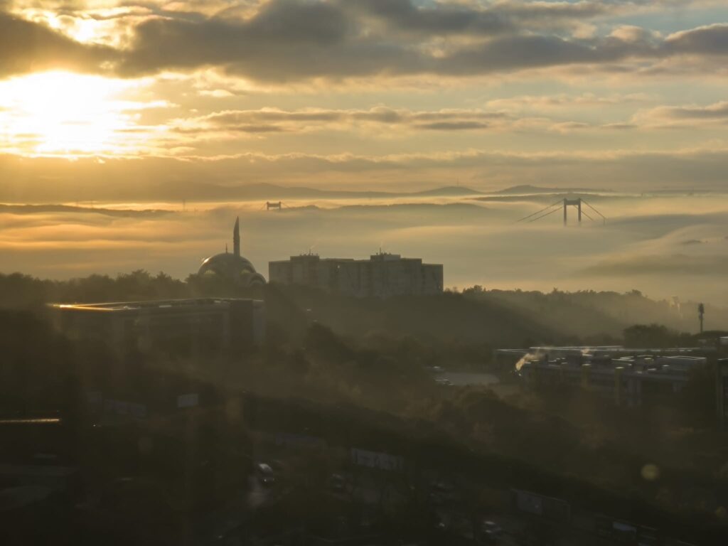 İstanbul’da yoğun sis… Gemi trafiği durduruldu
