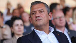 İşte Özgür Özel’in masasındaki anket