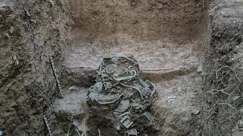 Köylülerin kuşatma sırasında sakladığı hazine bulundu