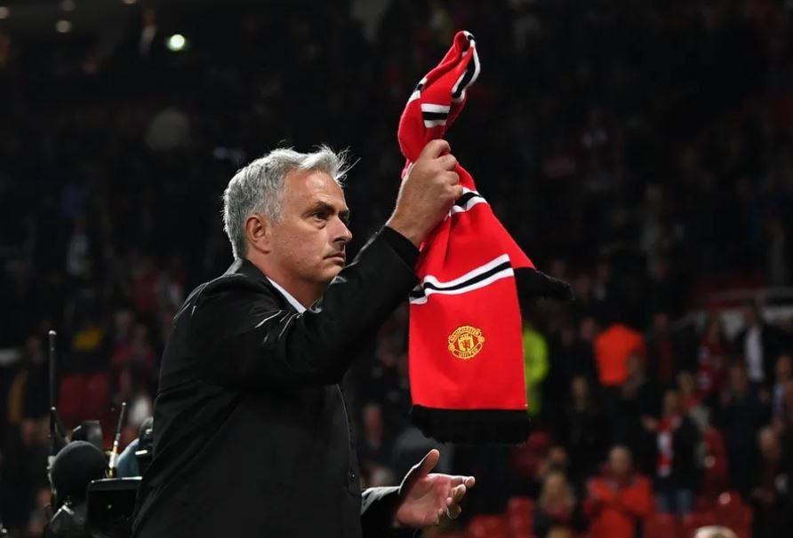 Mourinho’ya Manchester’dan güzel haber