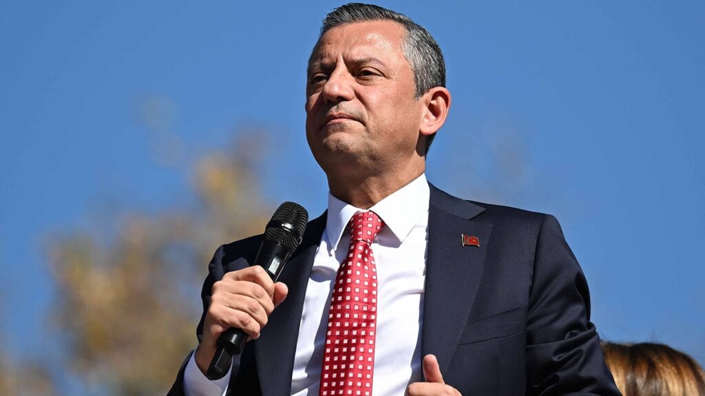 Özgür Özel: Elimizi Esenyurt’tan çekmeyeceğiz