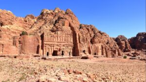 Petra’da gizli bir mezar ve kutsal kase keşfedildi