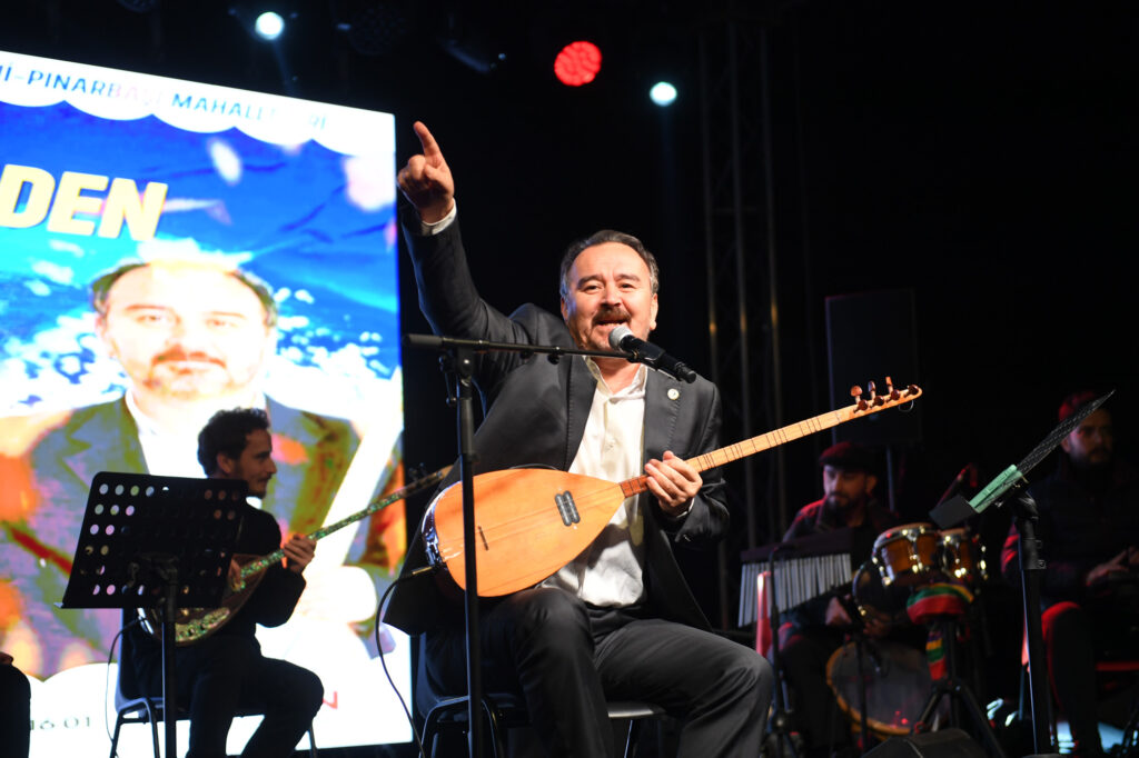 Menteşeli Cengiz, Bursa yöresi türküleri ile coşturdu