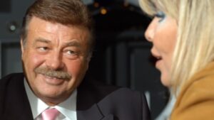 Yeşilçam’ın ünlü ismi Nuri Alço ameliyat olacak