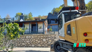 Bursa Osmangazi Gökçeören’de kaçak bir villa daha yıkıldı