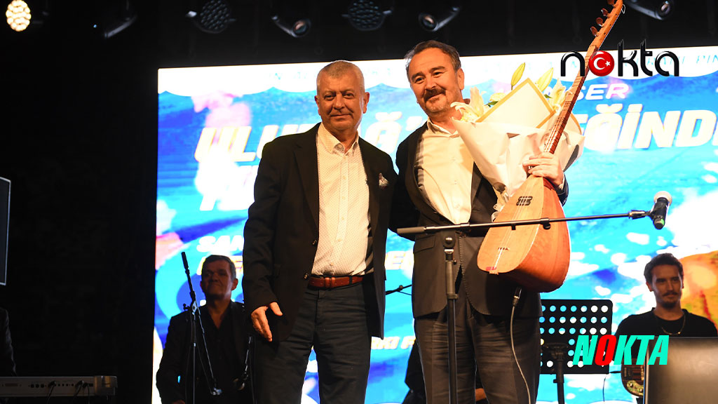 Menteşeli Cengiz, Bursa yöresi türküleri ile coşturdu