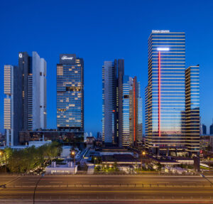 İstanbul’un göbeğinde kolonları kestiler: Ünlü rezidansa mühür