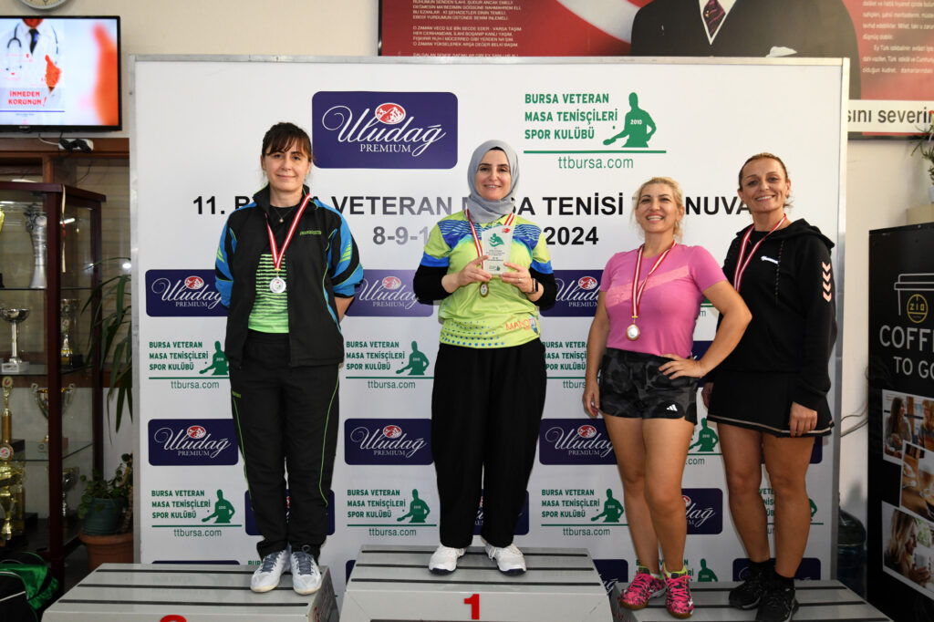 Bursa Osmangazi’de veteranların masa tenisi heyecanı