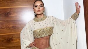 11 kilo veren Demet Akalın’ın karın kasları sahte mi?