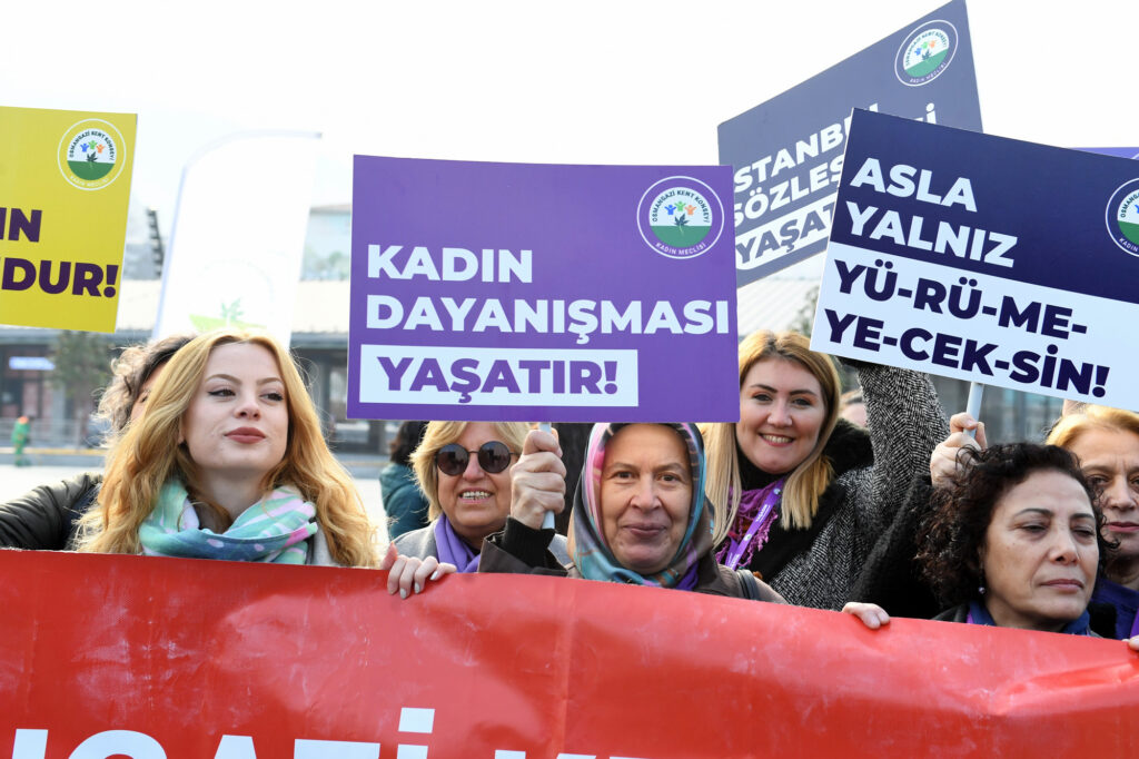 Osmangazide kadınlar, şiddete dur dedi