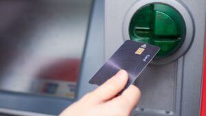 ATM’den para çekenler dikkat! Mutlaka kontrol edin, tüm paranız bir anda buhar olabilir